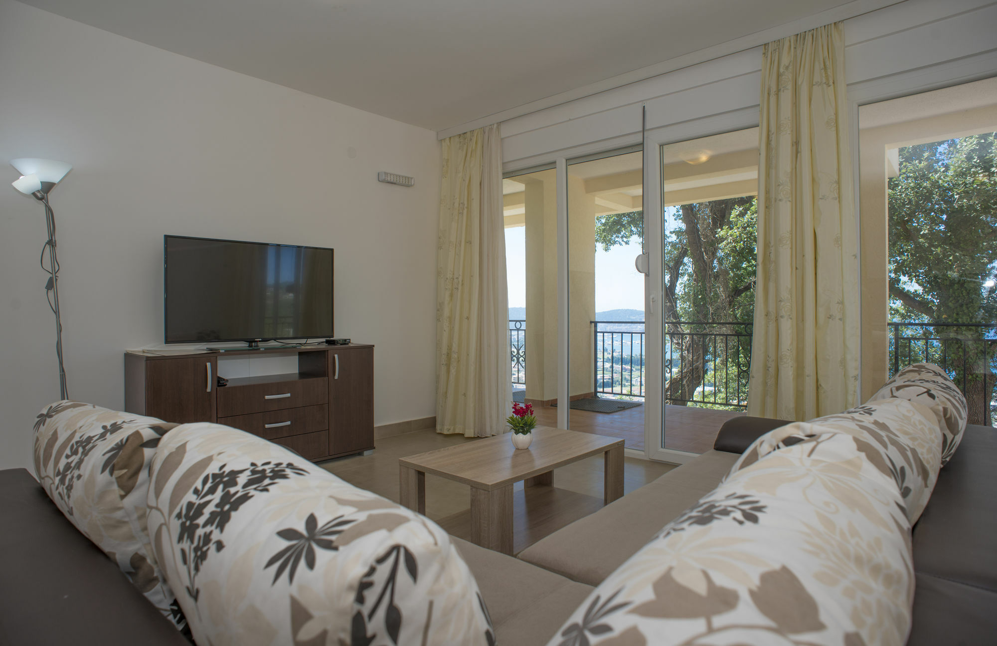 Berg Apartments Бар Экстерьер фото