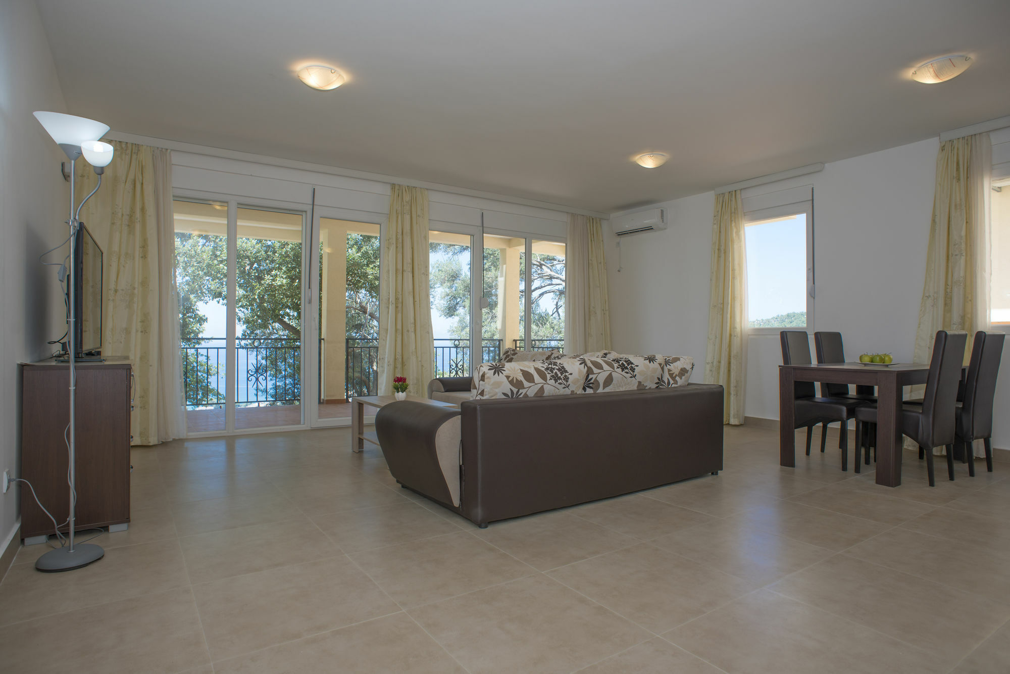 Berg Apartments Бар Экстерьер фото