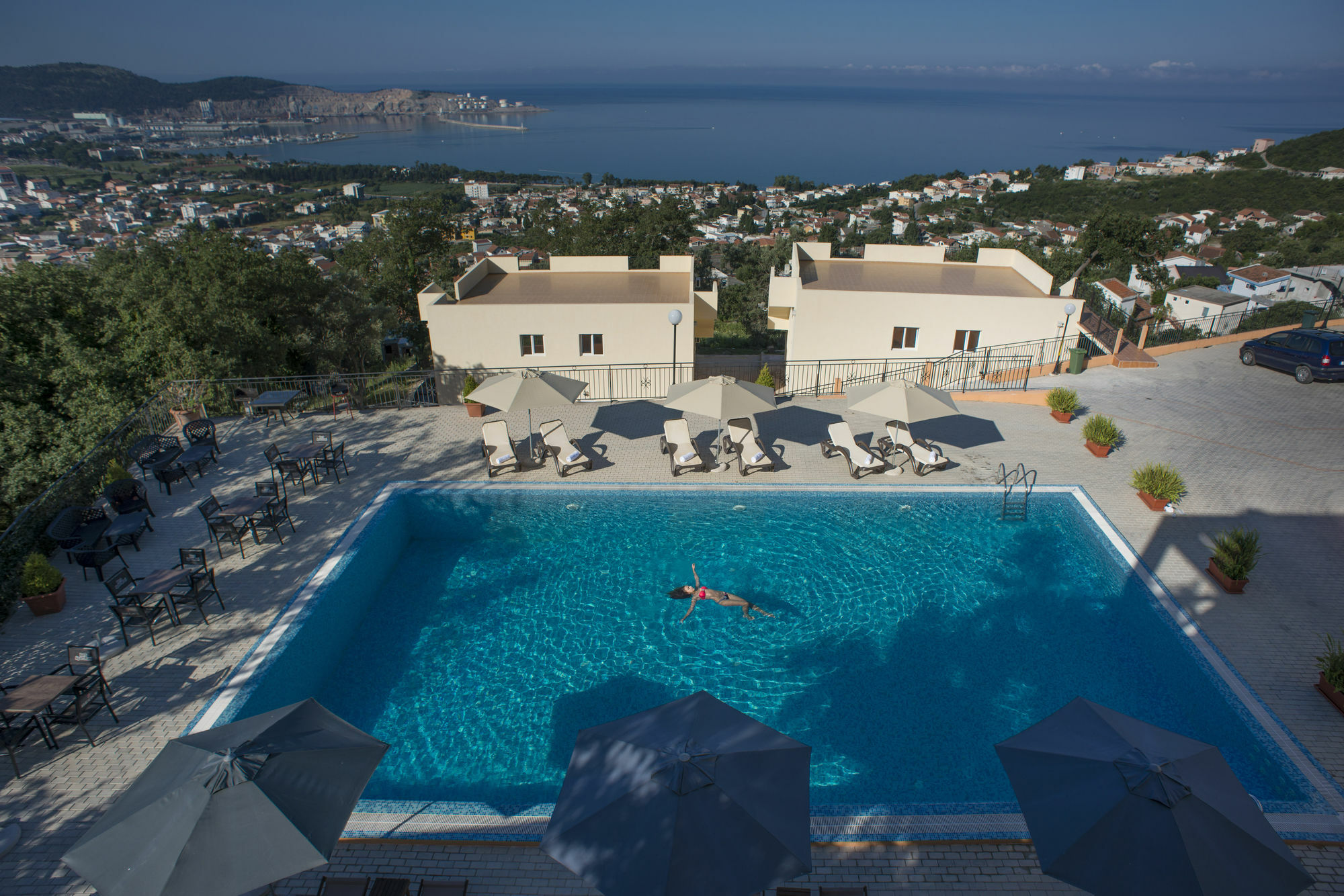 Berg Apartments Бар Экстерьер фото