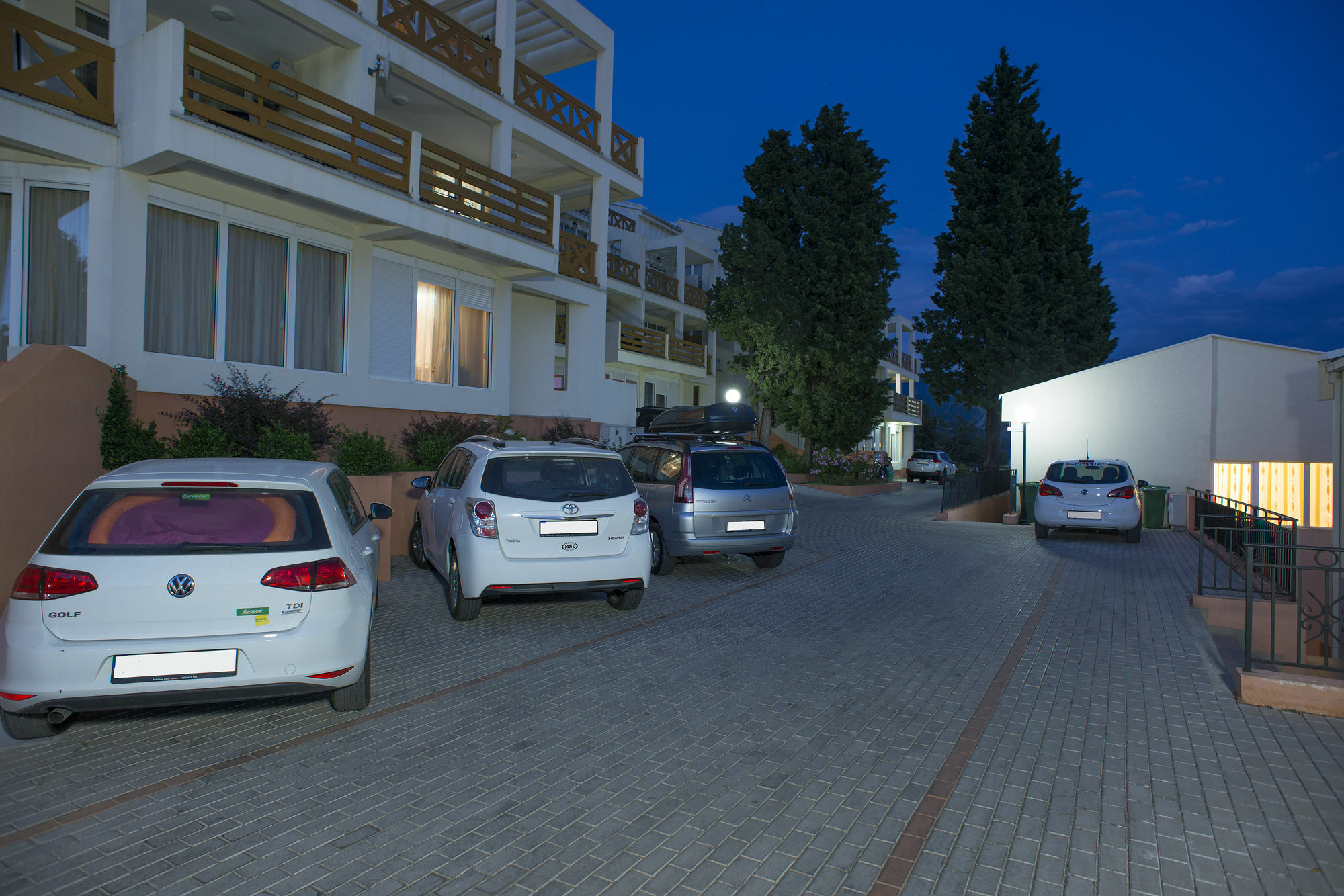 Berg Apartments Бар Экстерьер фото